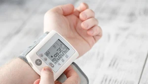 Na nadciśnienie tętnicze cierpi niemal co trzeci Polak; jedną z przyczyn jest niewłaściwa dieta