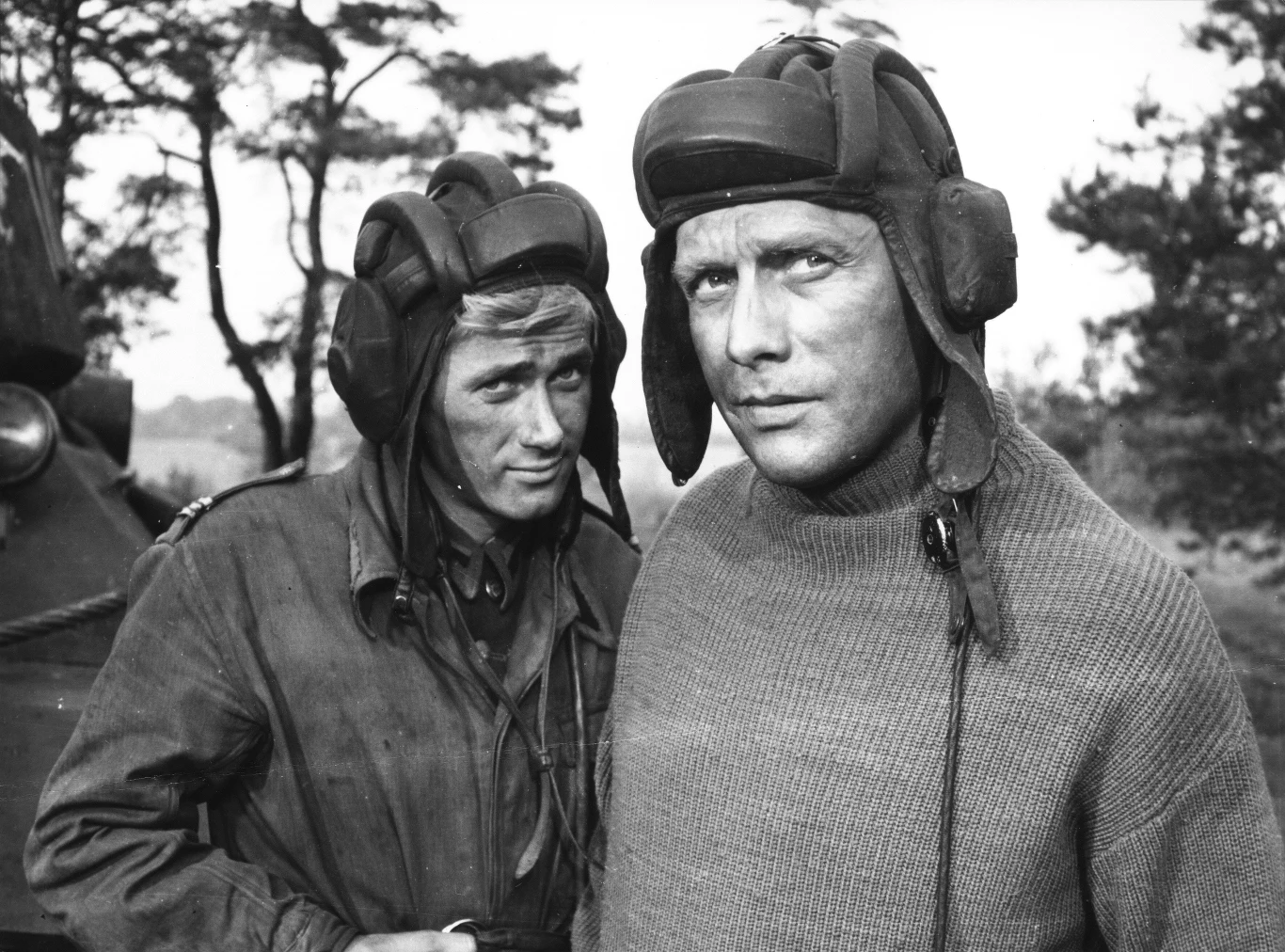  Zły stan zdrowia uniemożliwił mu też granie na scenie warszawskiego Teatru Polskiego, z którym związany był od 1955 roku - zadebiutował wspaniałą rolą Gustawa w "Dziadach". 

Gdyby nie choroba, zobaczylibyśmy go jako Dowgirda w "Czarnych chmurach" oraz Bogumiła w "Nocach i dniach". Fani "Czterech pancernych i psa" z pewnością pamiętają go jednak w roli ojca Janka Kosa.