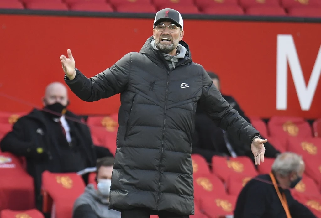 Juergen Klopp podczas meczu z Manchesterem United na Old Trafford Juergen Klopp podczas meczu z Manchesterem United na Old Trafford