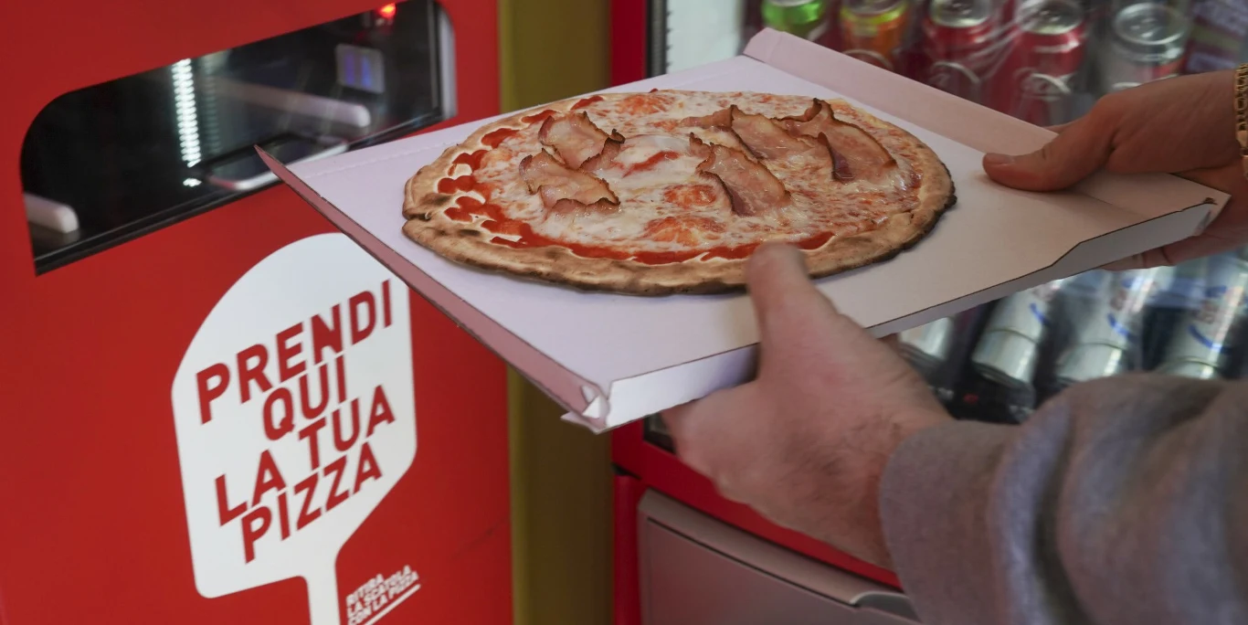 Na ulicach Rzymu teraz można zamówić pizzę, którą otrzymamy w 3 minuty Na ulicach Rzymu teraz można zamówić pizzę, którą otrzymamy w 3 minuty