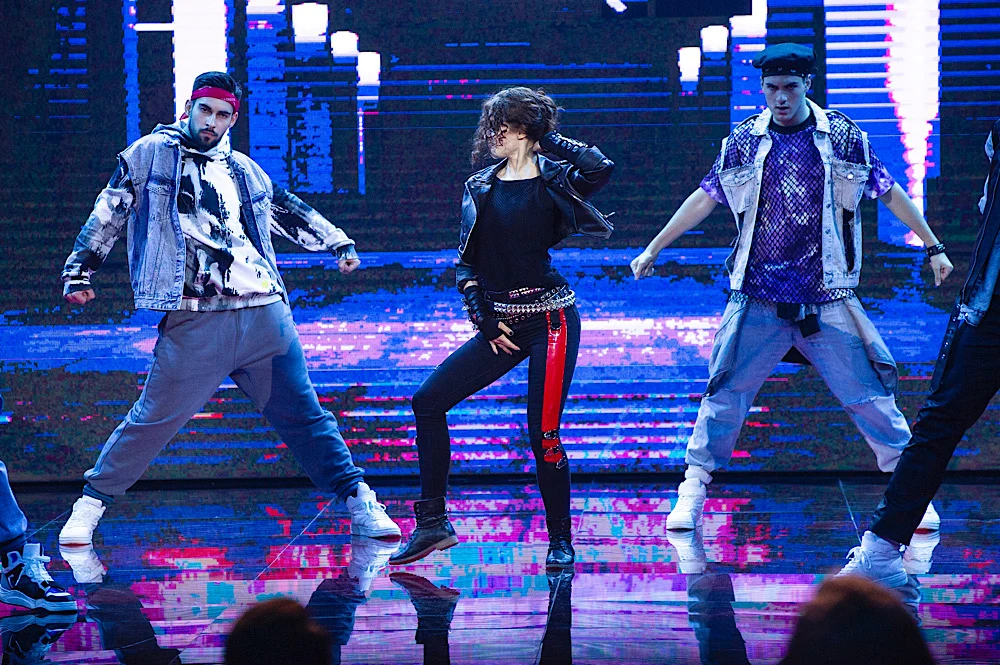Anna Matysiak i Stanisław Karpiel-Bułecka przygotowali układ z legendarnego musicalu "West Side Story" do utworu "America" oraz zaprezentowali choreografię do przeboju "These Boots Are Made for Walkin’" Nancy Sinatry z trzeciego odcinka "Dance Dance Dance". 