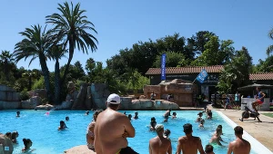 Turyści we Francji, zdjęcie ilustracyjne