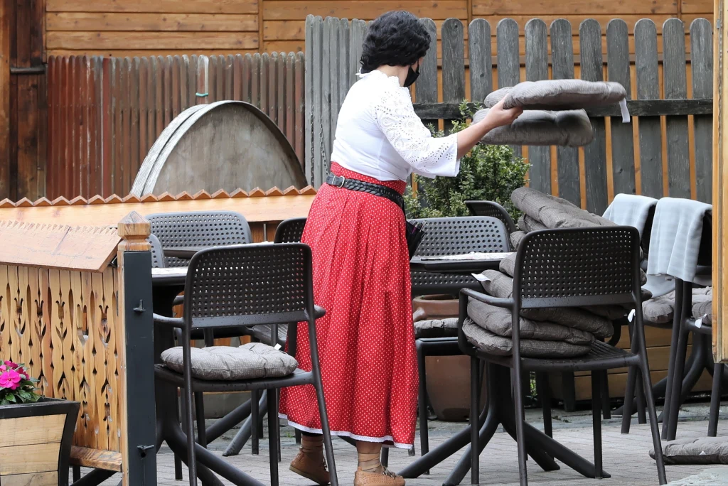 Restauratorzy wracają do pracy w ostatniej chwili