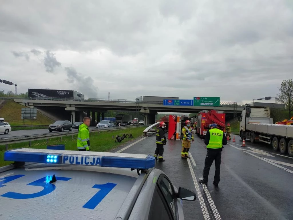Autostrada A4 zablokowana w kierunku Krakowa po zderzeniu ciężarówek Autostrada A4 zablokowana w kierunku Krakowa po zderzeniu ciężarówek