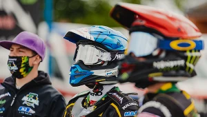 Jaimon Lidsey i Szymon Szlauderbach w oczekiwaniu na wyścig