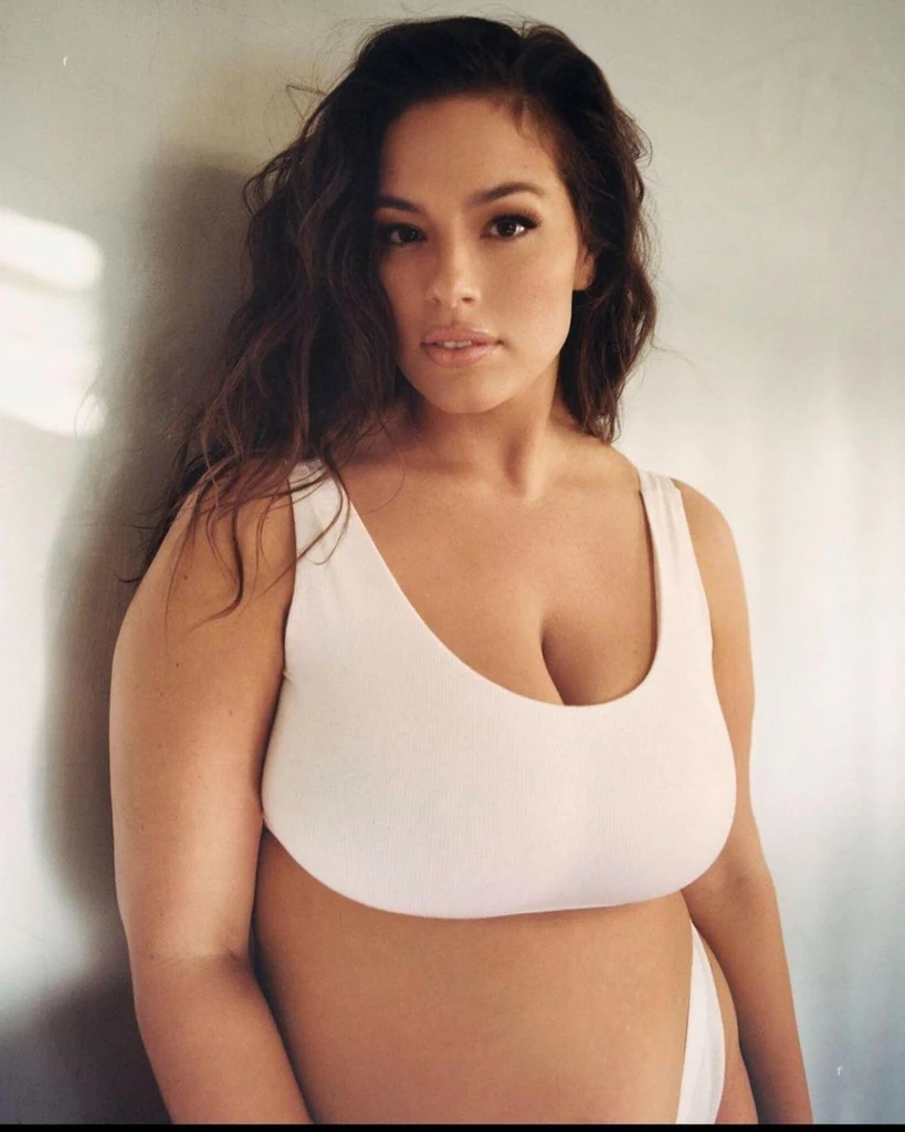 Ashley Graham zaskoczyła niezobowiązującą stylizacją