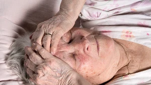 Seniorzy są grupą szczególnego ryzyka, także w przypadku ewentualnych powikłań