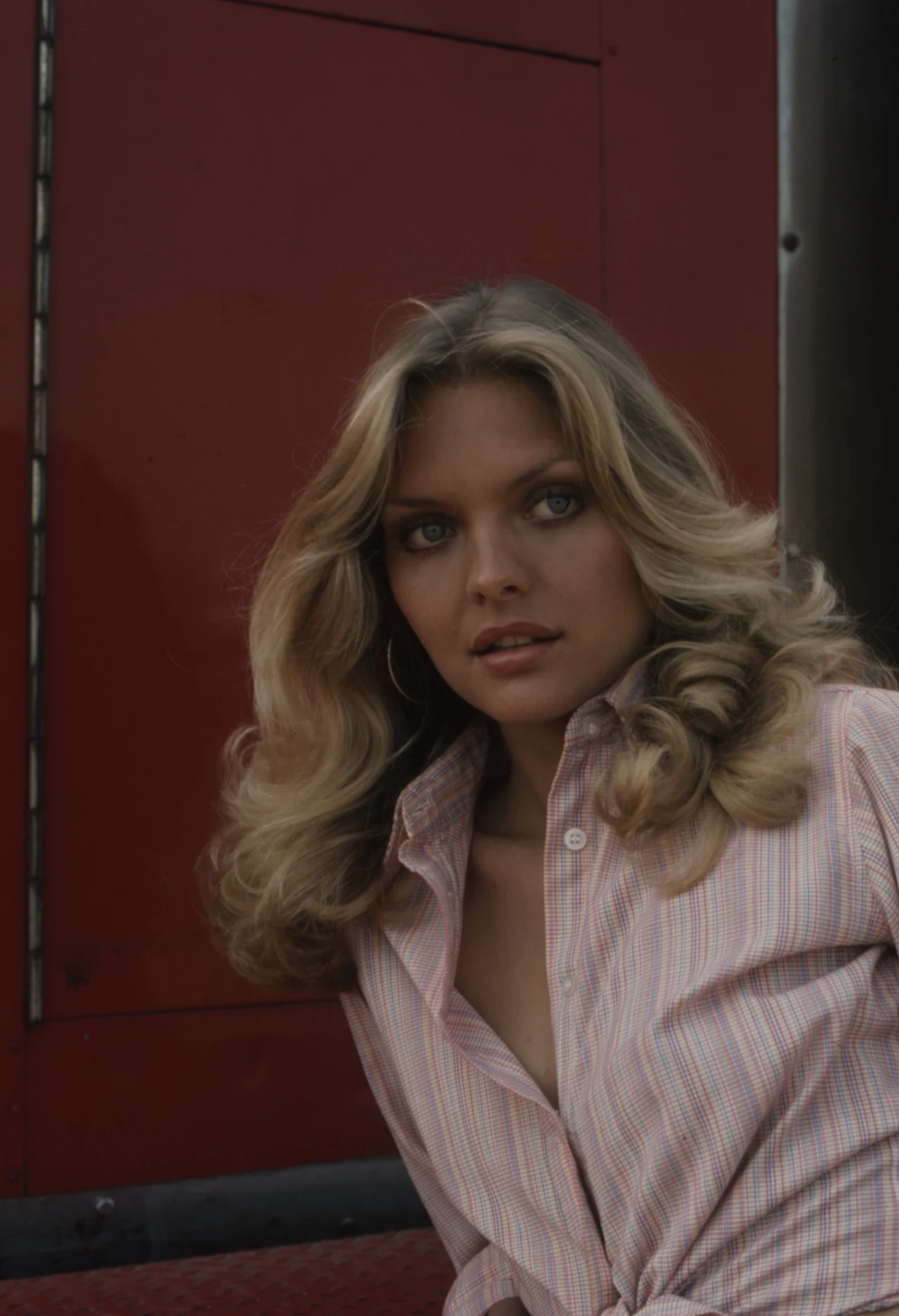 Na początku grała w podrzędnych serialach. Na dużym ekranie zadebiutowała w 1980 roku w filmach "Rycerze hollywoodzkich nocy" oraz "Znów zakochani". Krytyków przekonała do siebie po występie u boku Ala Pacino w filmie Briana De Palmy "Człowiek z blizną" (1983). Następnie wystąpiła w filmach "Zaklęta w sokoła", "Ucieczka w noc" i "Czarownice z Eastwick".