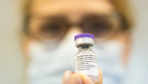 Szczepionka przeciwko COVID-19 firmy Pfizer- BioNTech.