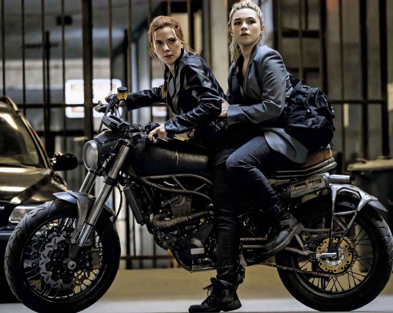 Scarlett Johansson i Florence Pugh w filmie "Czarna Wdowa" Scarlett Johansson i Florence Pugh w filmie "Czarna Wdowa"