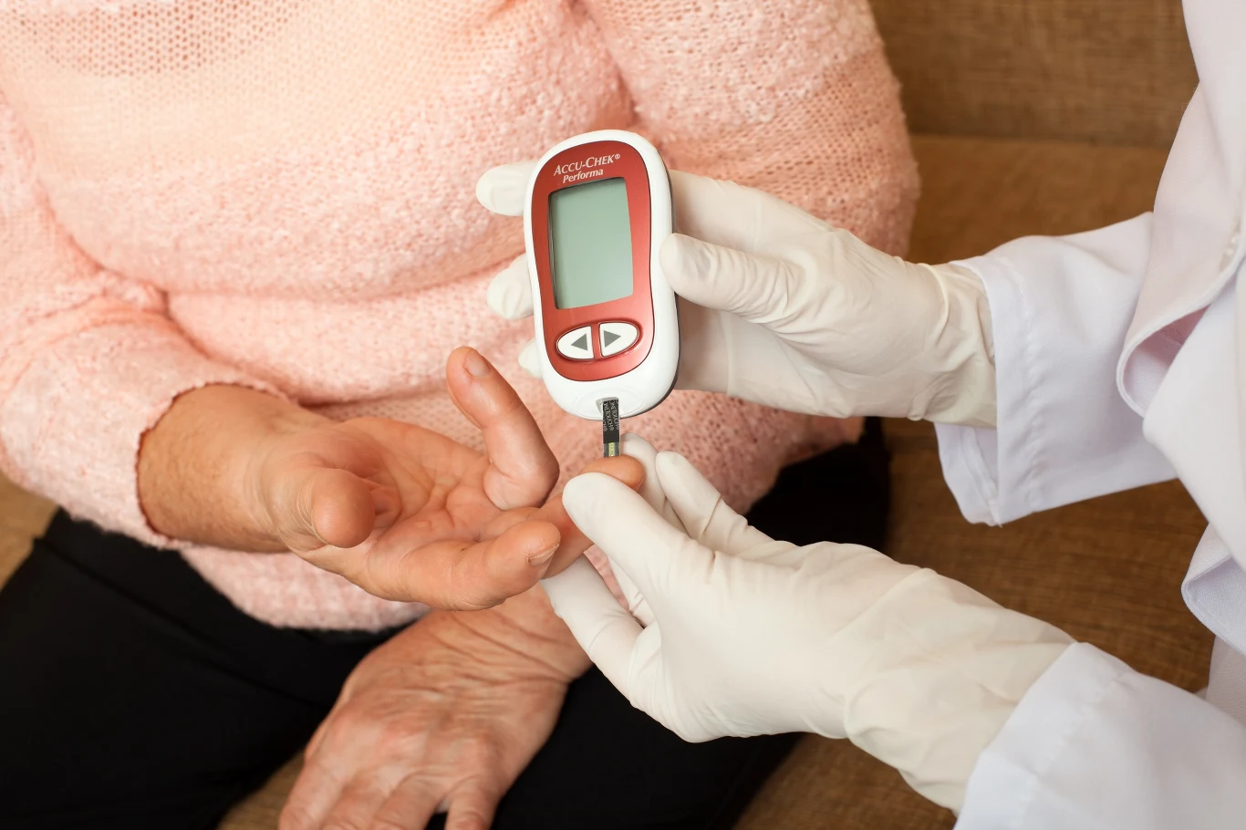 Spadek cukru może powodować nadmierną senność u chorych lub nadmierne pobudzenie i agresję