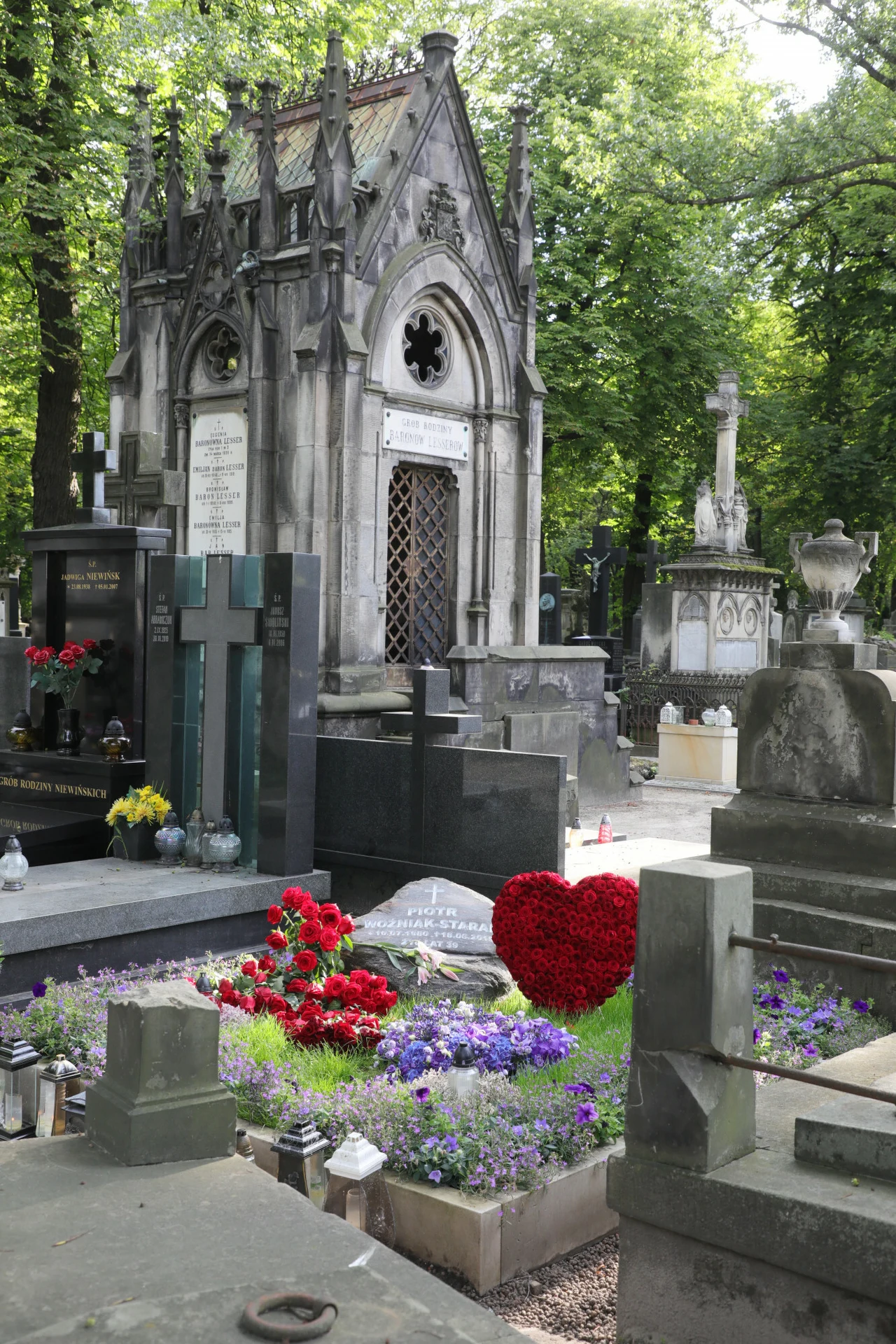 Rozpoczął się remont grobu Piotra Woźniaka-Staraka Rozpoczął się remont grobu Piotra Woźniaka-Staraka