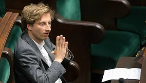Jak nie znaleźć się w świecie posła Sterczewskiego