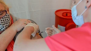 Wojewoda dolnośląski unieważnił uchwałę Rady Miejskiej Wałbrzycha o obowiązku szczepień przeciwko COVID-19