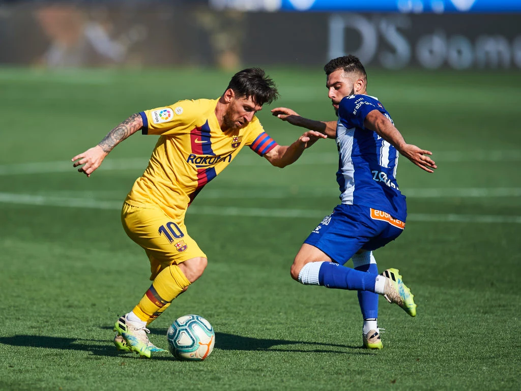 Lionel Messi w dryblingu Lionel Messi w dryblingu