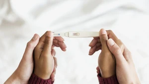 Wynik płytkowego testu ciążowego w bardzo wczesnej fazie ciąży często bywa mylący 