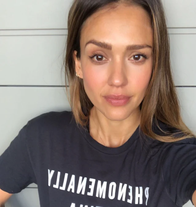 https://www.instagram.com/jessicaalba/