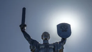 Pomnik Matki Ojczyzny w Kijowie. Ukraińcy radykalnie rozwiązuja problem kredytów walutowych