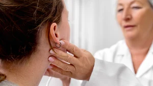 Mononukleoza bywa mylona z przeziębieniem, grypą i anginą