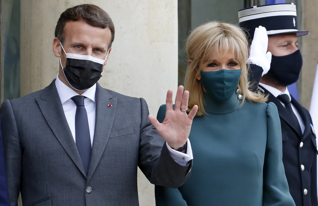 Nowa fryzura Brigitte Macron jest kompementowana przez internautów