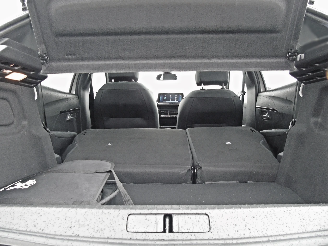 Peugeot e-208 na zdjęciach Peugeot e-208 na zdjęciach