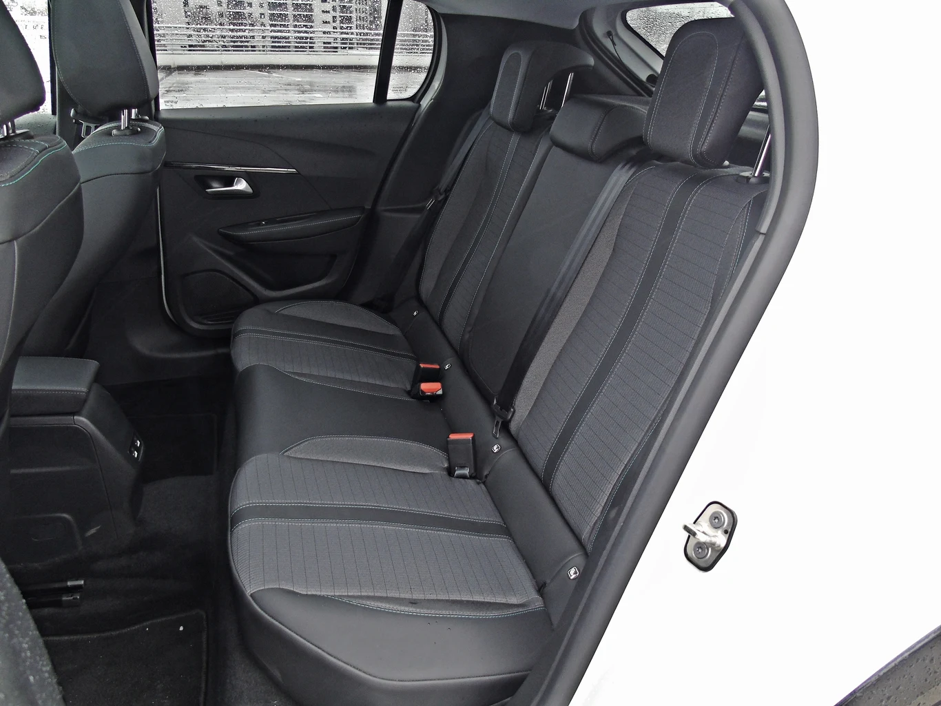 Peugeot e-208 na zdjęciach Peugeot e-208 na zdjęciach