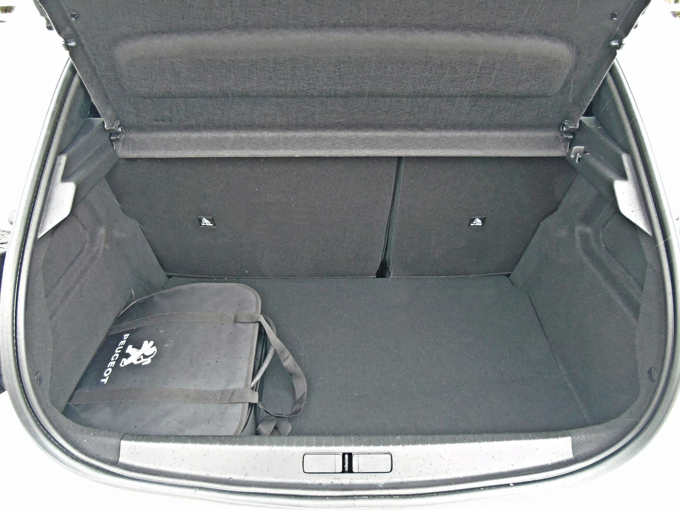 Peugeot e-208 na zdjęciach Peugeot e-208 na zdjęciach
