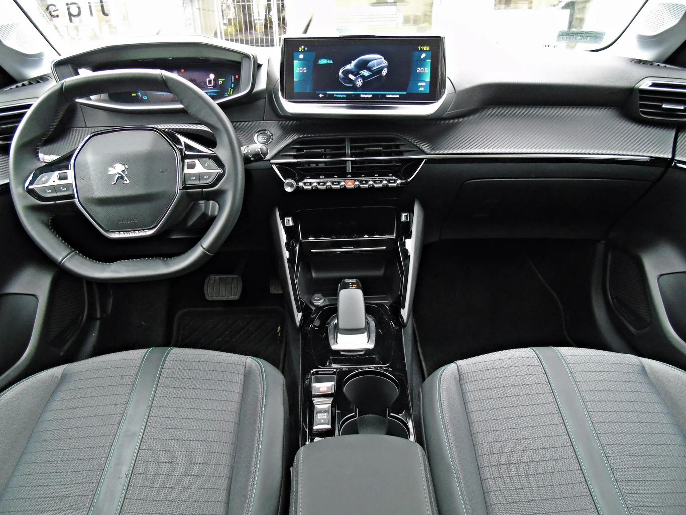 Peugeot e-208 na zdjęciach Peugeot e-208 na zdjęciach