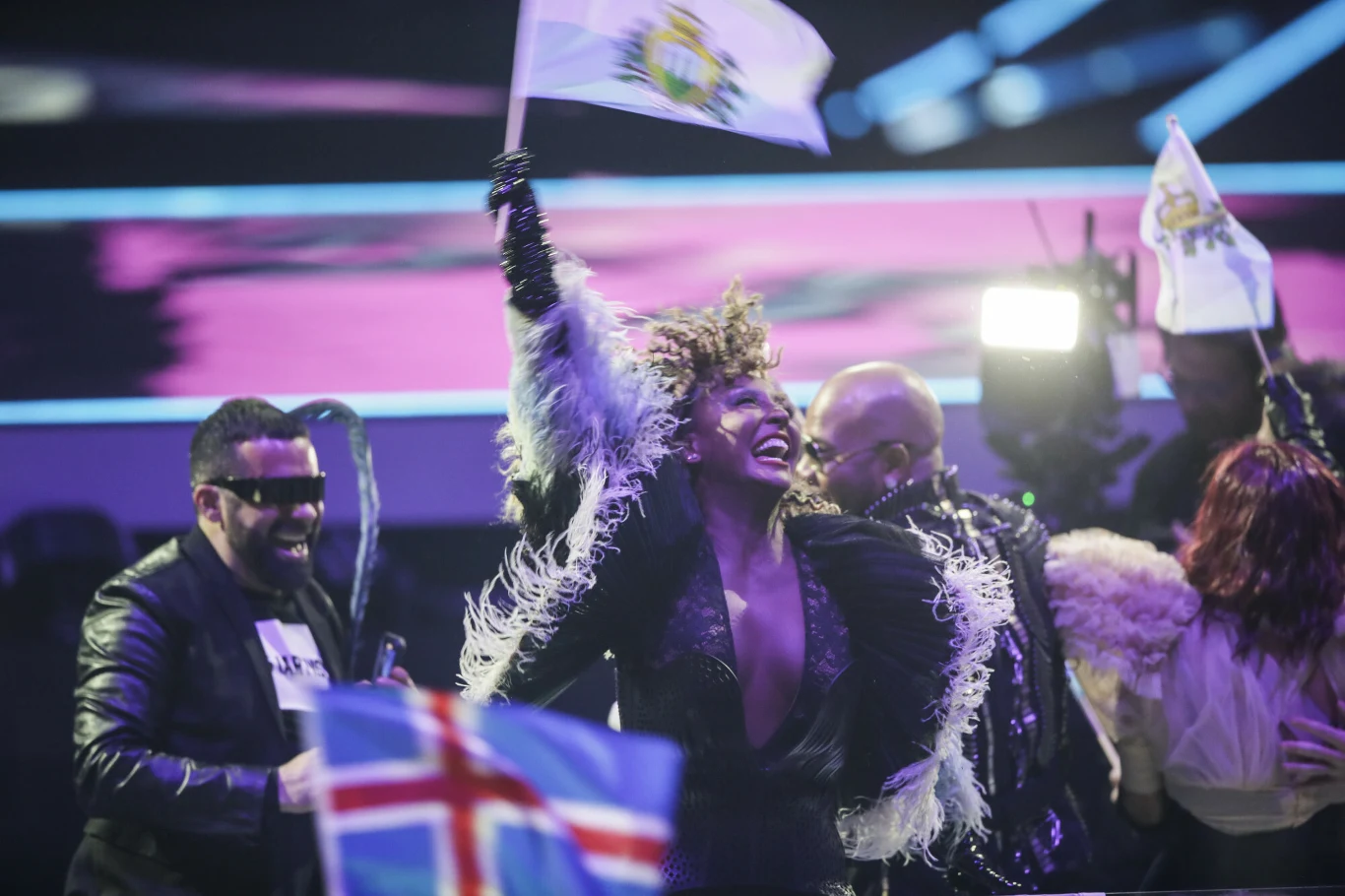 Senhit Zadik na świat przyszła w Bolonii, jej rodzice pochodzą natomiast z Erytrei. Włoska wokalistka po raz drugi reprezentuje San Marino - w 2011 r. nie udało się jej awansować do finału. 