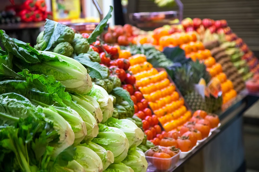 W wielu sklepach sieci Biedronka w całej Polsce błędnie oznaczano kraj pochodzenia warzyw i owoców