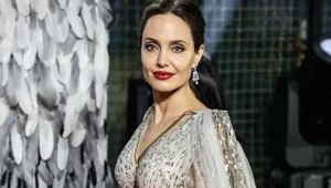 Angelina Jolie pozuje z pszczołami! 