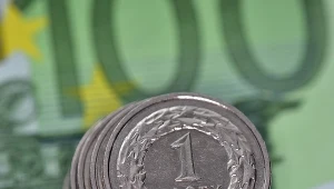 Złoty umacnia się w stosunku do euro. Poziom 4,20 zł za euro został przełamany. Zdj. ilustracyjne