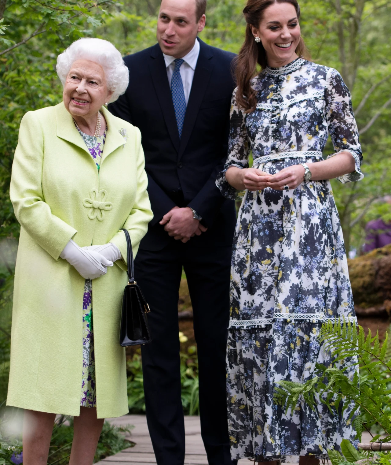 Królowa Elżbieta II, książę William i księżna Kate Królowa Elżbieta II, książę William i księżna Kate