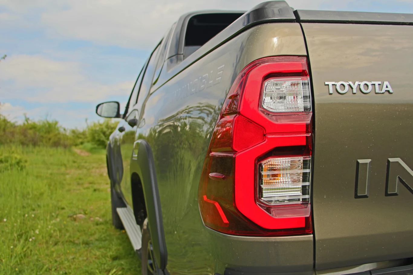Toyota Hilux 2.8 D-4D Invincible