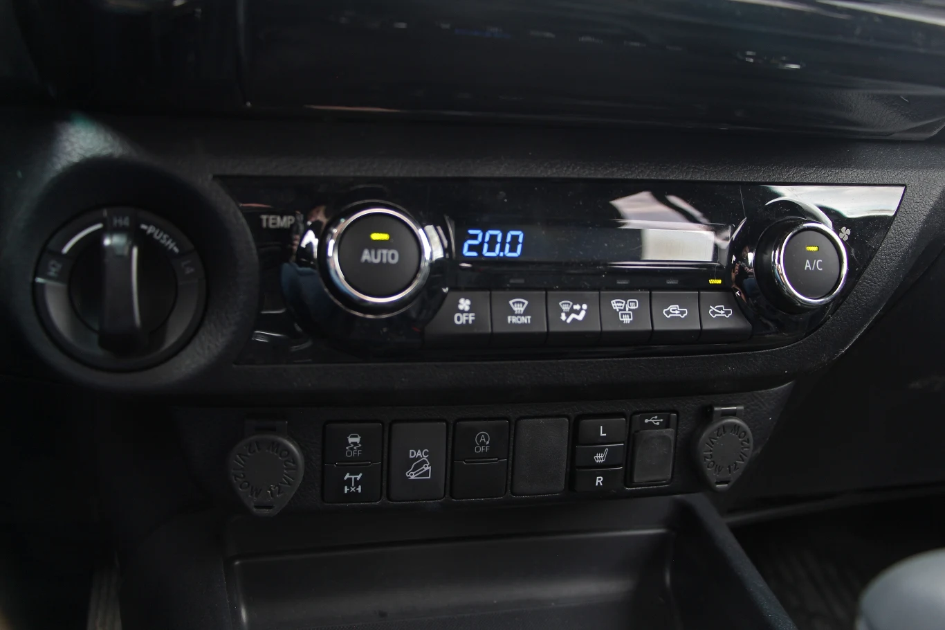 Toyota Hilux 2.8 D-4D Invincible