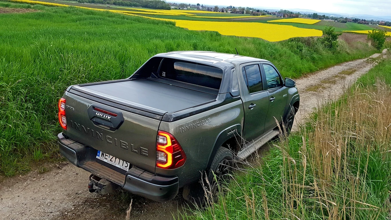 Toyota Hilux 2.8 D-4D Invincible