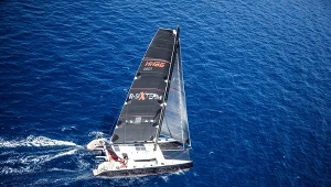 Jacht zespołu R-Six Team