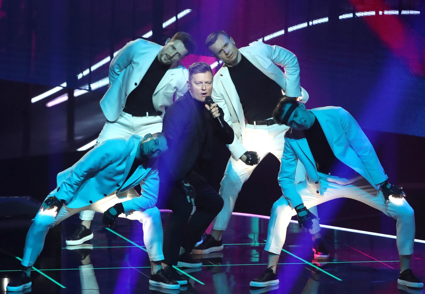 Rafał Brzozowski podczas półfinału "Eurowizji"