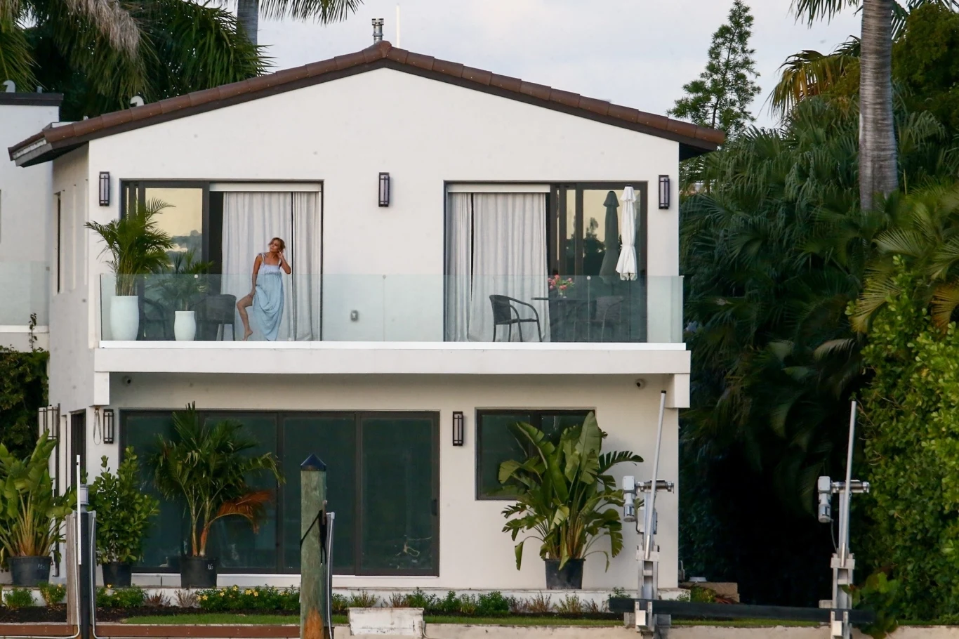 Jennifer Lopez i Ben Affleck przyłapani! Jennifer Lopez i Ben Affleck przyłapani!