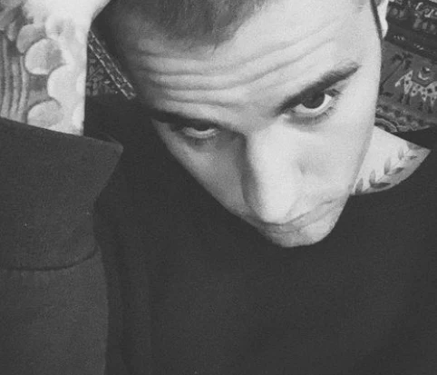 https://www.instagram.com/justinbieber/