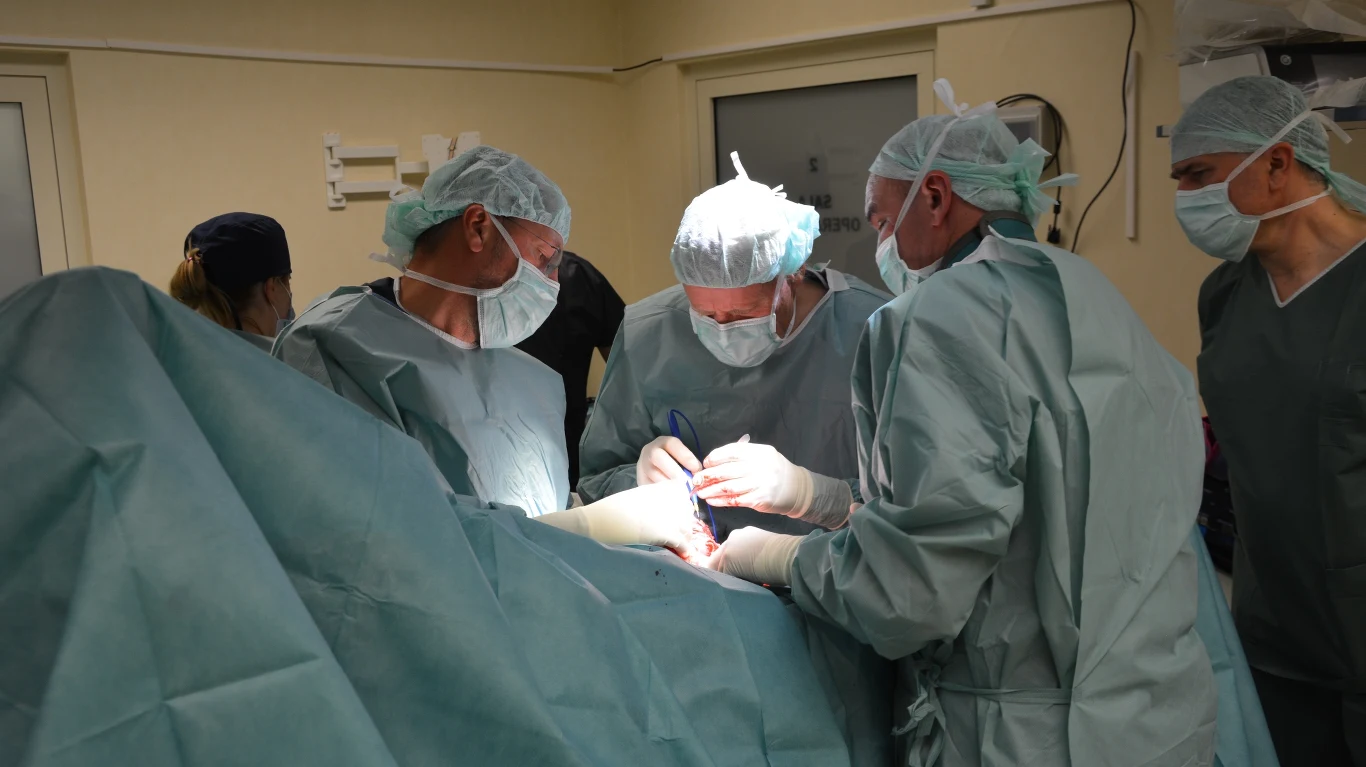 Pierwsze zabiegi w Polsce wykonano w krakowskiej placówce 24 maja