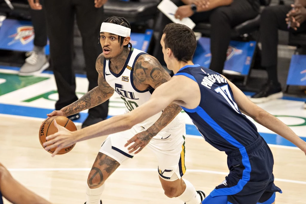 Jordan Clarkson (z piłką)