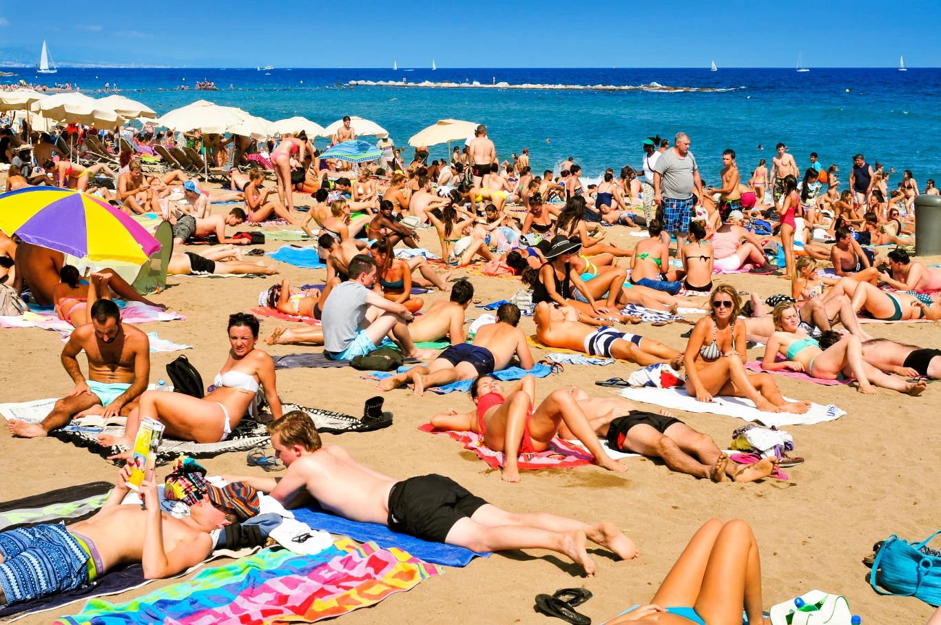Spragnieni wypoczynku Polacy chętnie wypoczywają nad morzem Spragnieni wypoczynku Polacy chętnie wypoczywają nad morzem