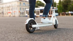 Kolorowe, lekkie, trefne. UOKiK sprawdził hulajnogi