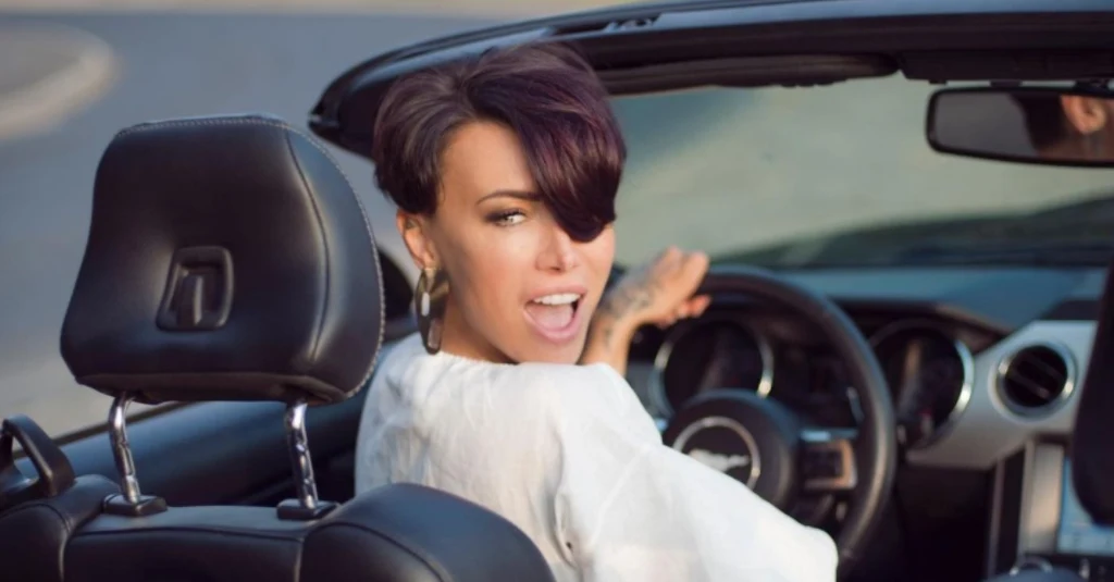 Paulla kupuje nowego Mustanga, fot. https://www.instagram.com/paulla_official/