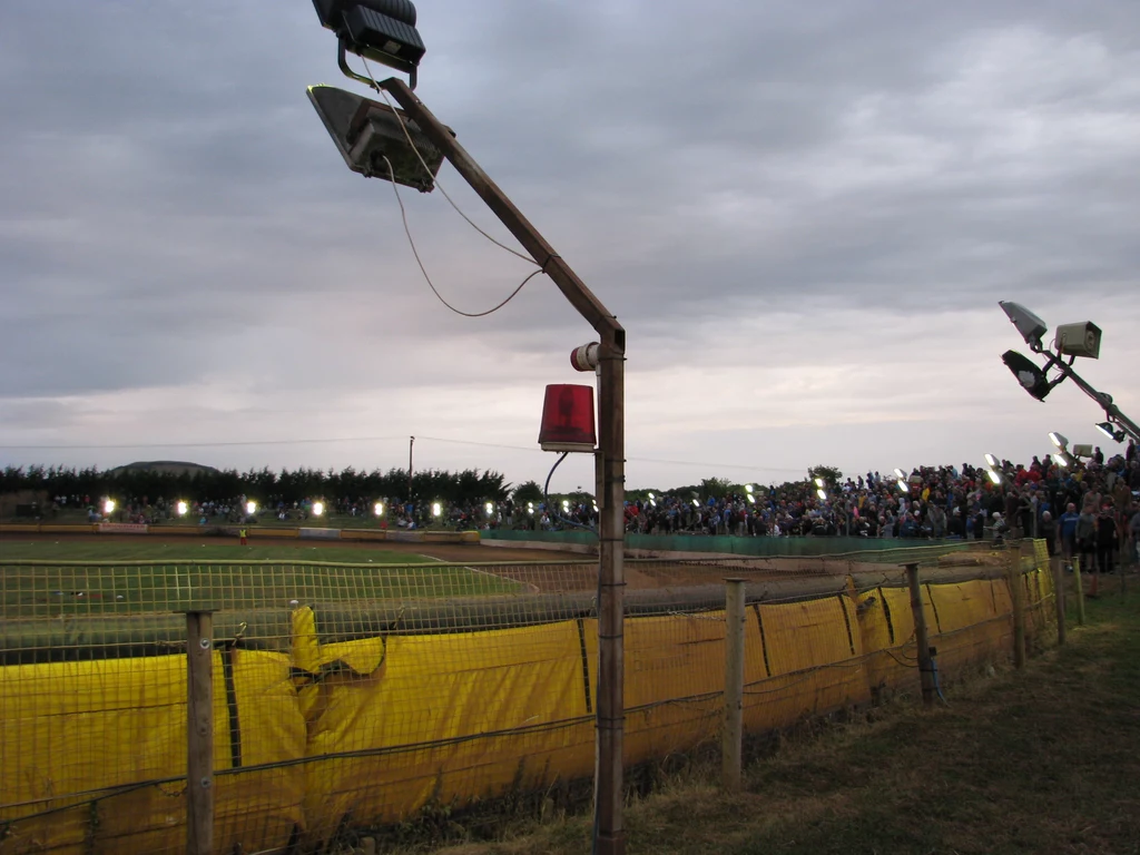 Stadion żużlowy. Stadion żużlowy.