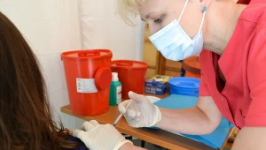 Szczepienia przeciw COVID-19