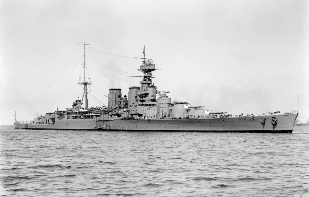 HMS "Hood" w 1926 roku. Był to wówczas największy okręt wojenny świata