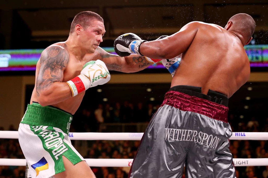Aleksander Usyk w pojedynku z Chazzem Witherspoonem