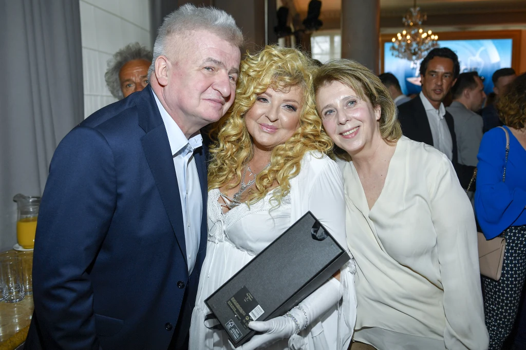 Magdalena Gessler z bratem Piotrem Ikonowiczem  Magdalena Gessler z bratem Piotrem Ikonowiczem